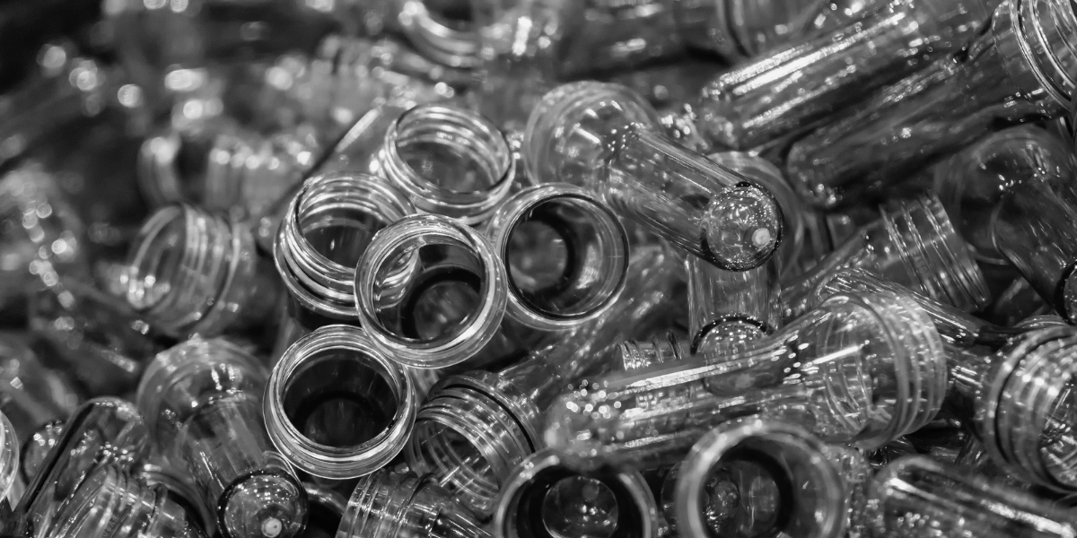 Injection Moulding UK injection moulding service showing high-volume production of consistent plastic parts.