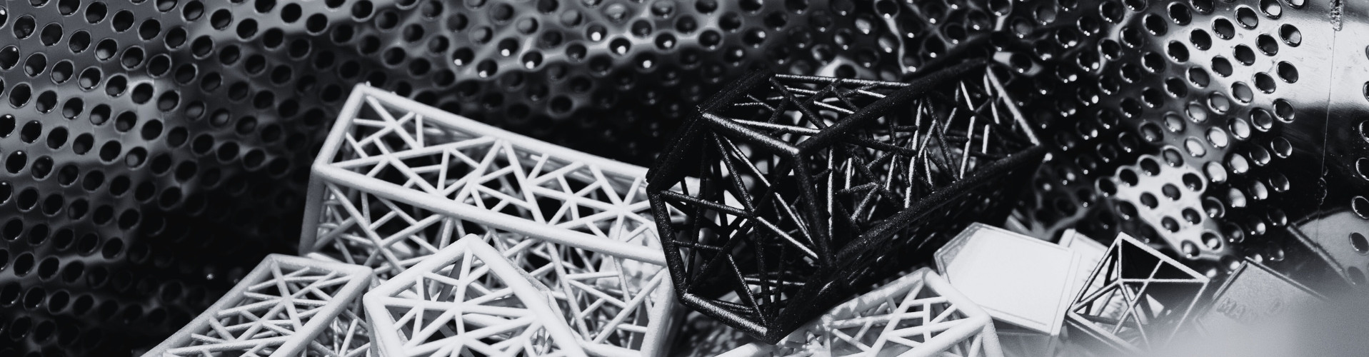 Consistent and repeatable SLS dyeing